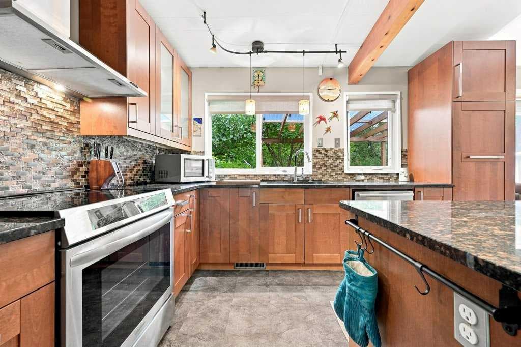 6 Varcourt Place NW