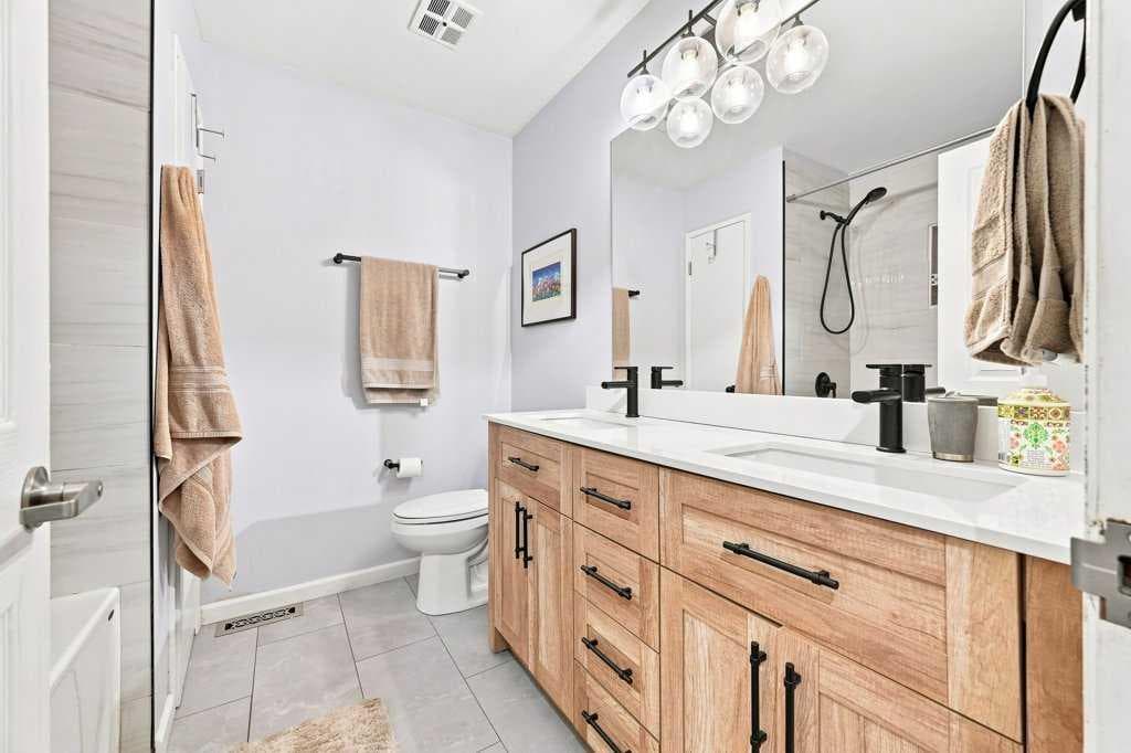 6 Varcourt Place NW