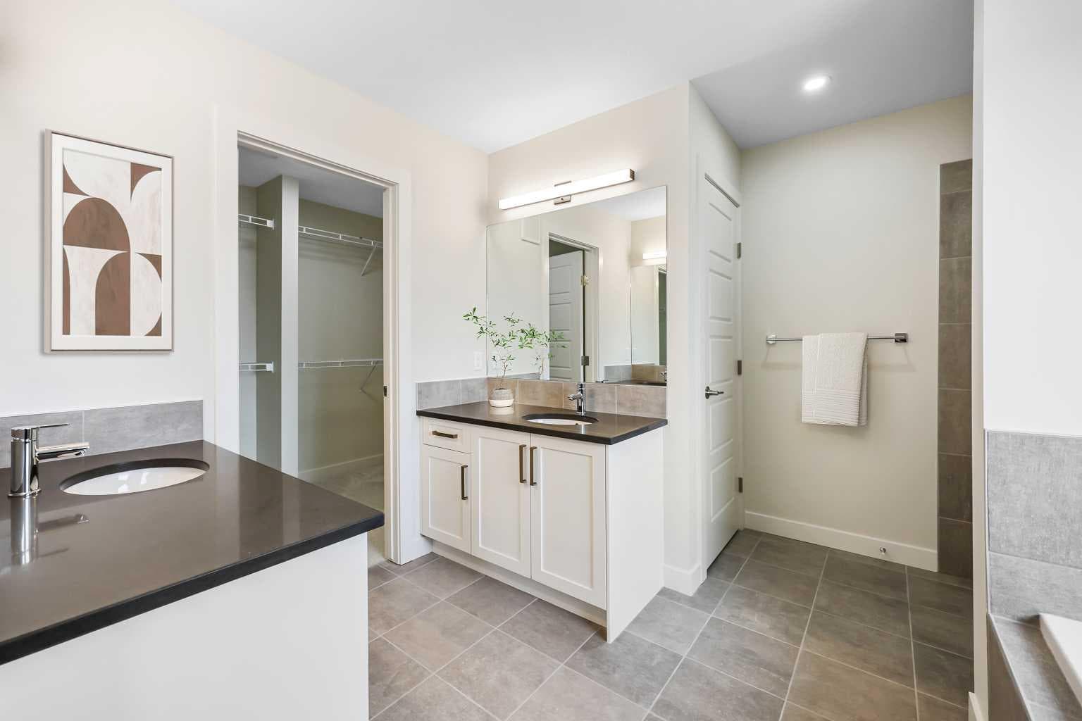 8 Topaz Place 