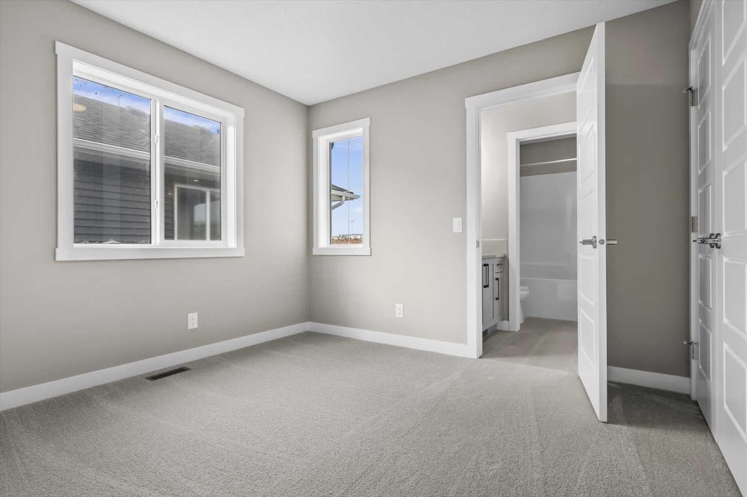 8 Topaz Place 
