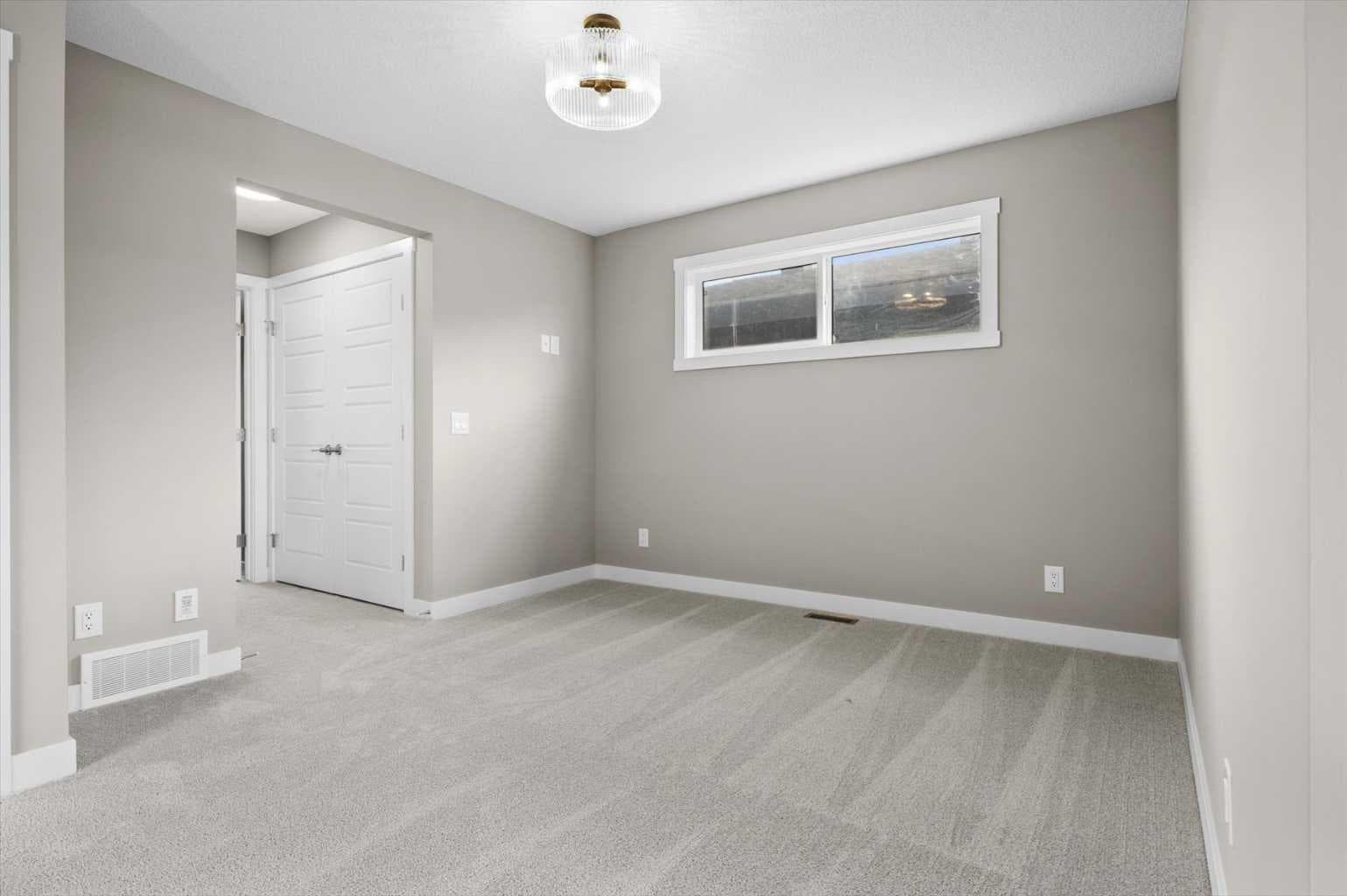 8 Topaz Place 