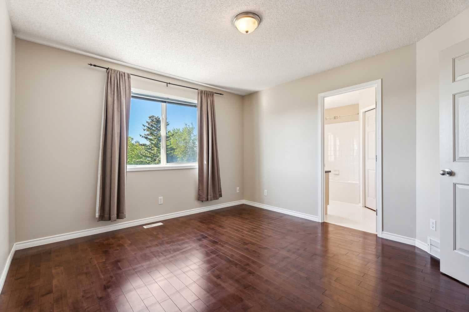 73 Rocky Ridge Heath NW