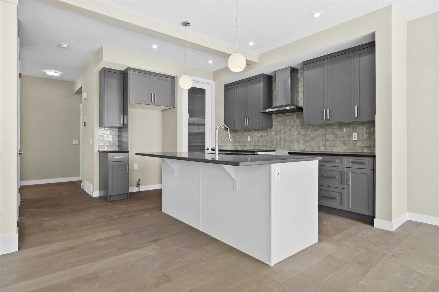 4 Topaz Place 