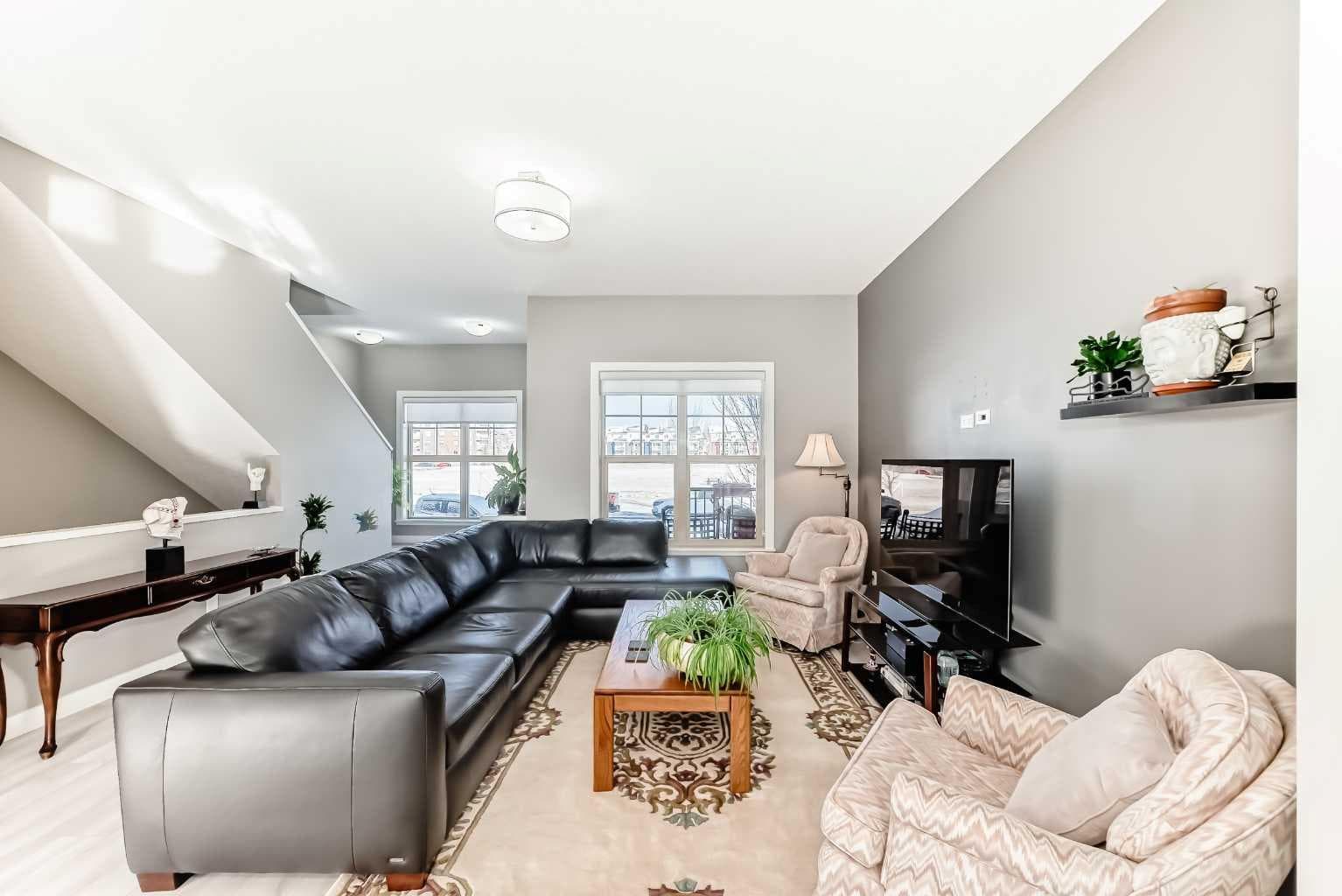 102, 32 Horseshoe Crescent 