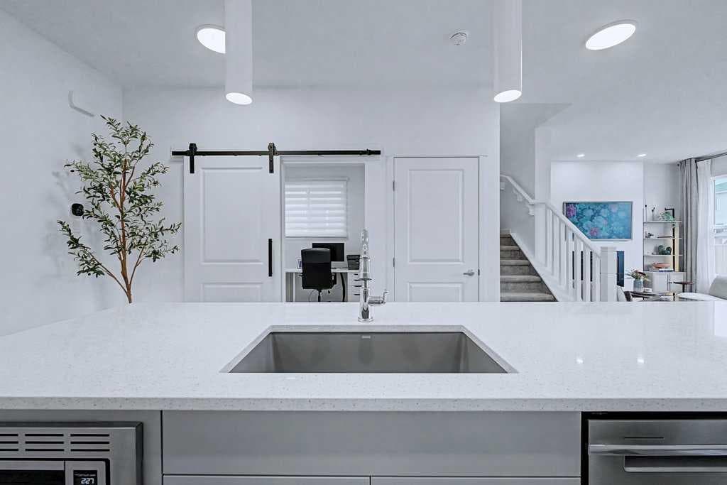 250 Hotchkiss Common SE
