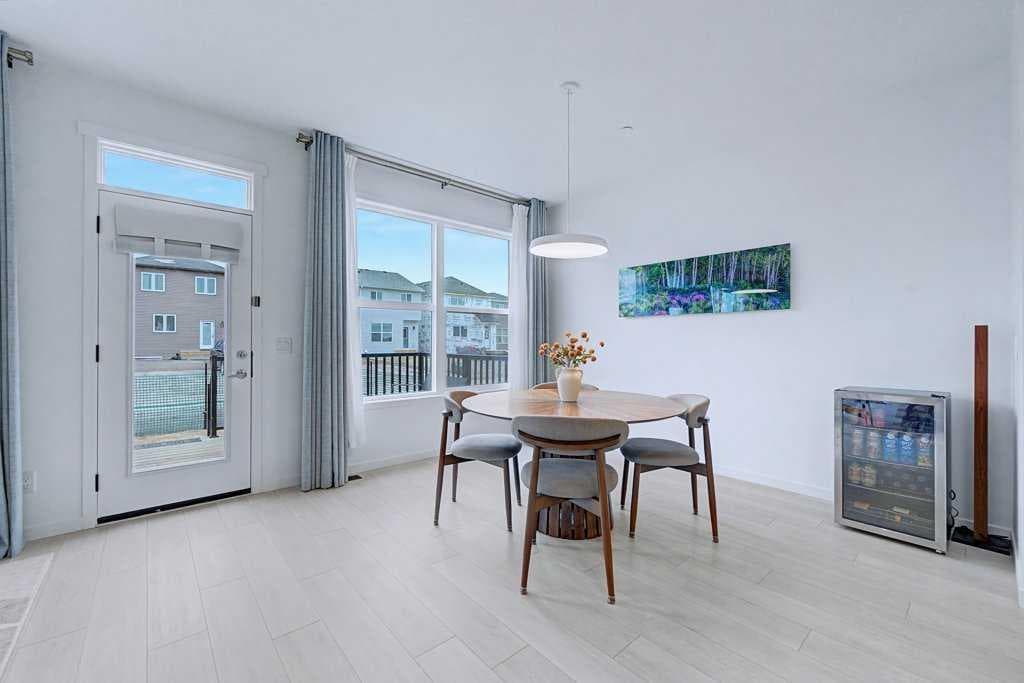 250 Hotchkiss Common SE