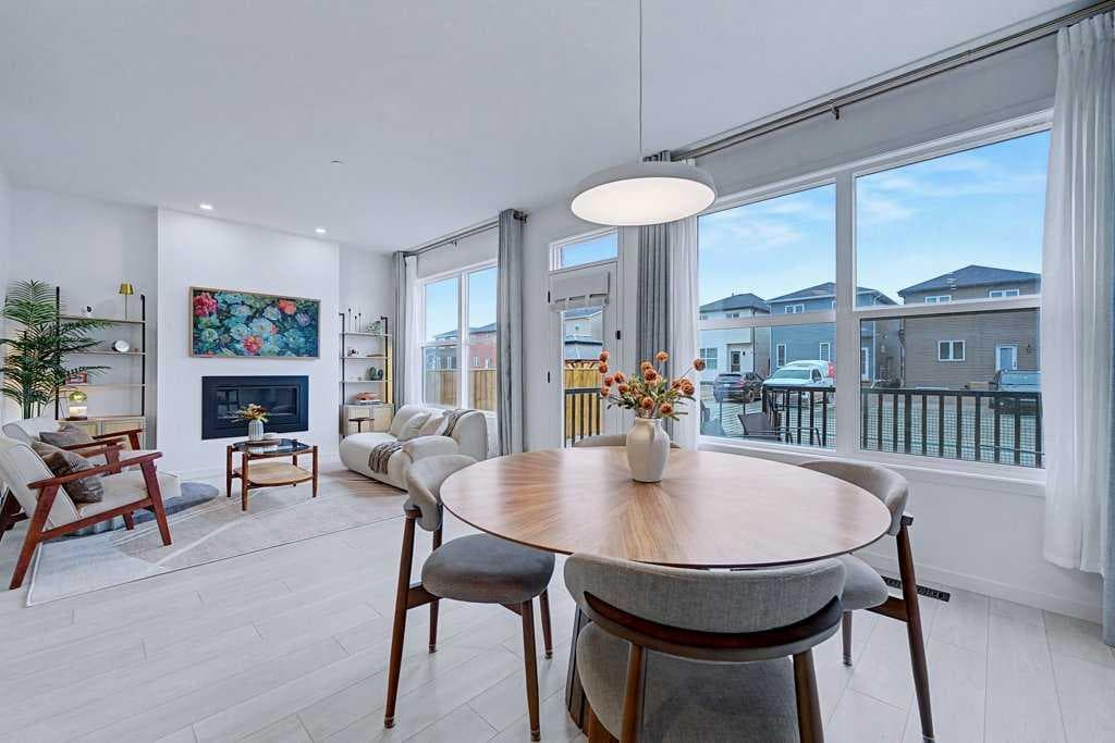 250 Hotchkiss Common SE