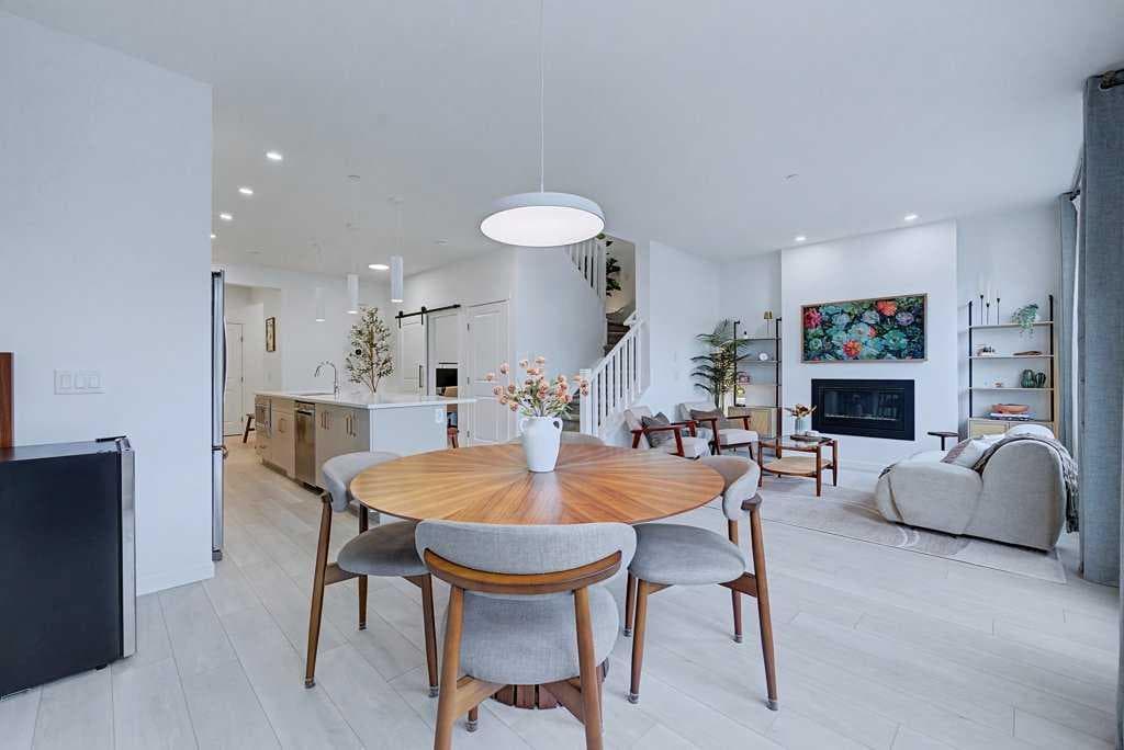 250 Hotchkiss Common SE