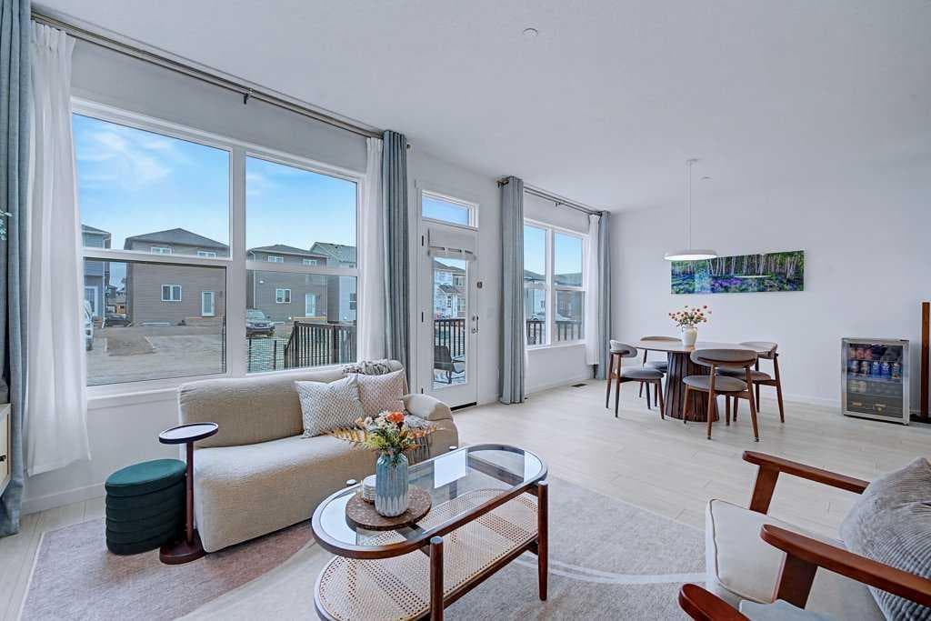 250 Hotchkiss Common SE