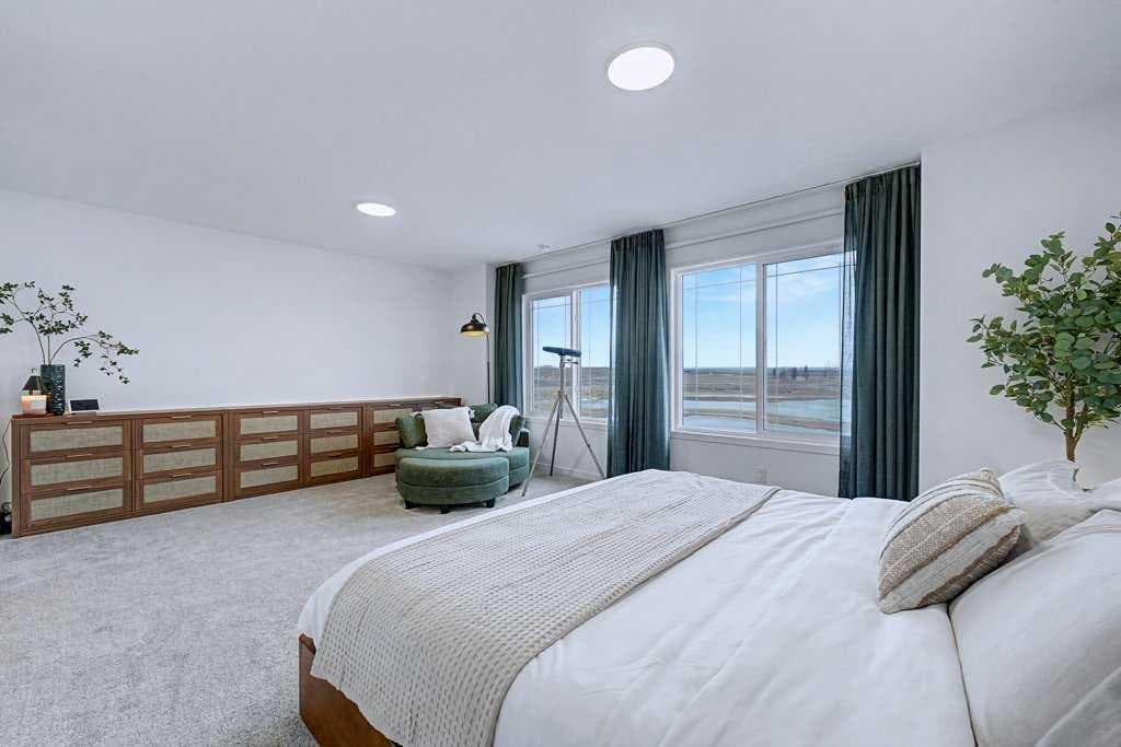 250 Hotchkiss Common SE