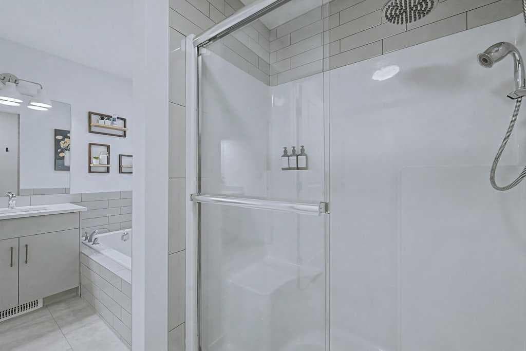 250 Hotchkiss Common SE