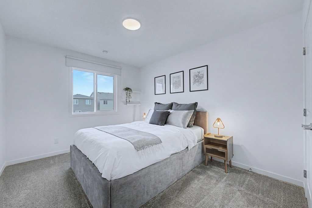250 Hotchkiss Common SE