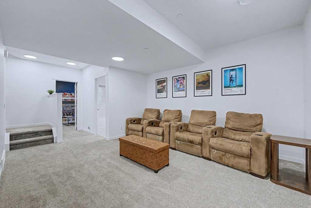 250 Hotchkiss Common SE