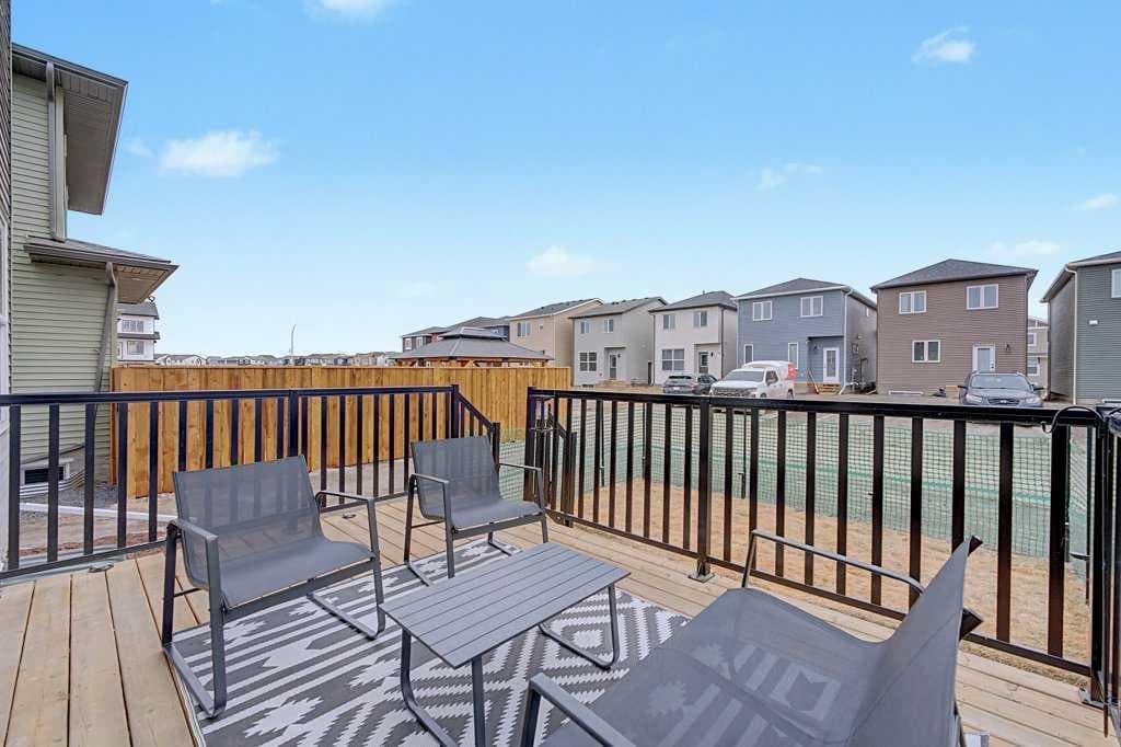 250 Hotchkiss Common SE