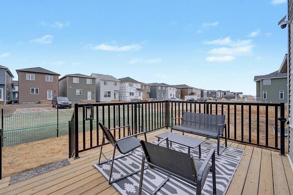 250 Hotchkiss Common SE