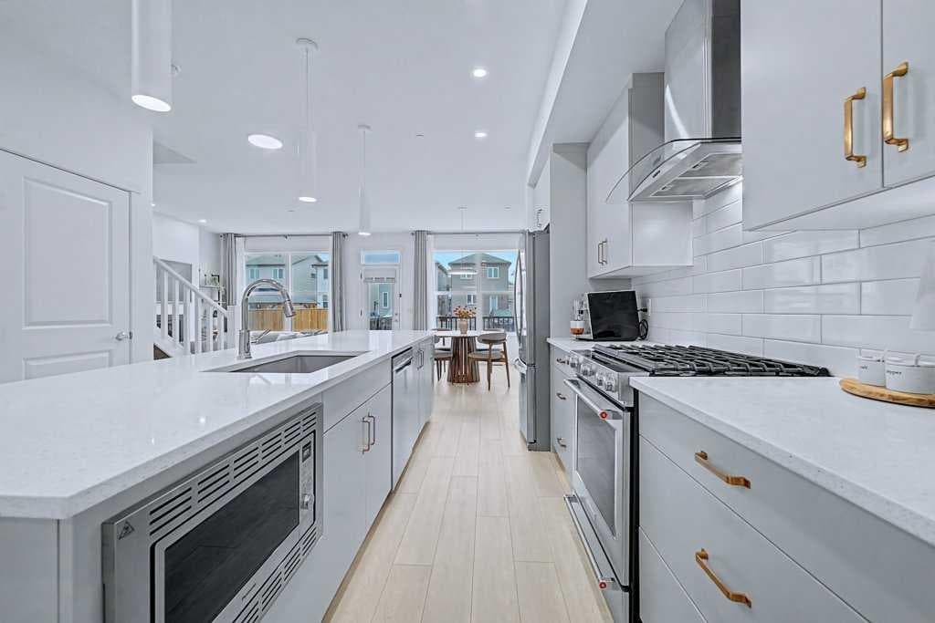 250 Hotchkiss Common SE