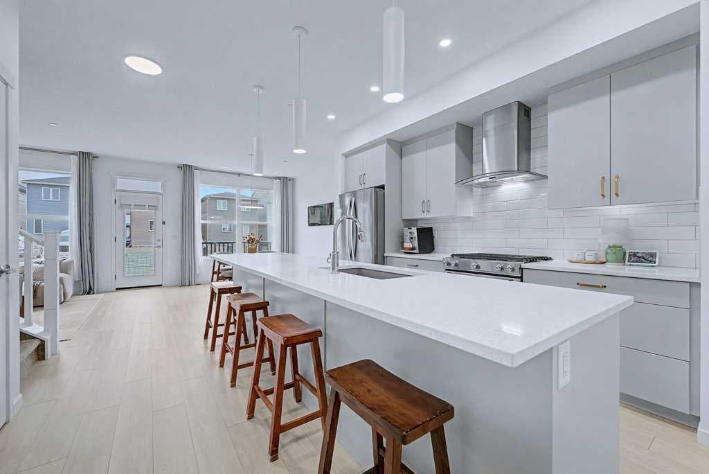 250 Hotchkiss Common SE