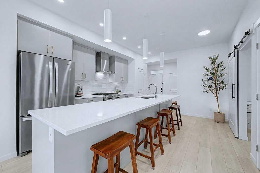 250 Hotchkiss Common SE