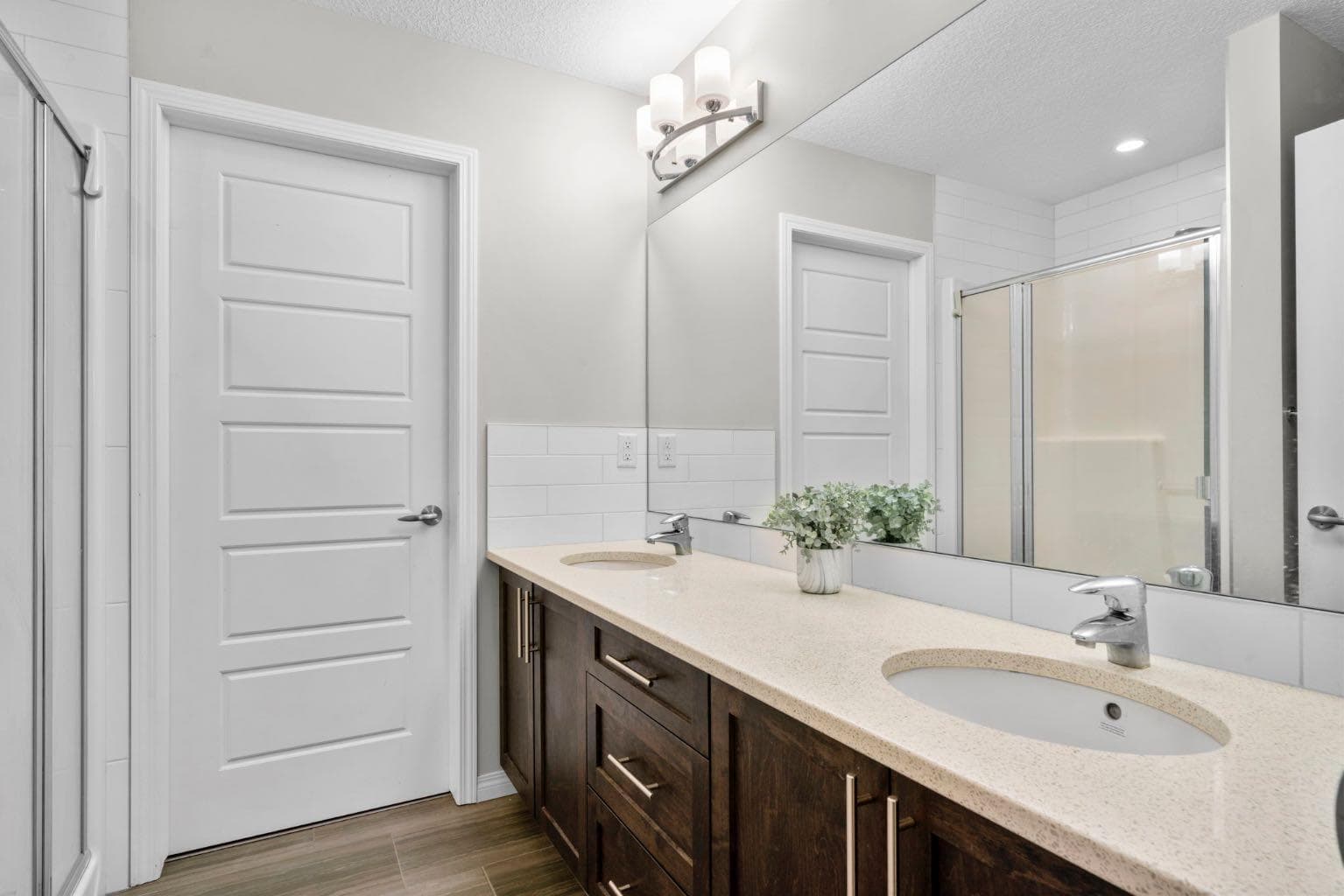 2001, 280 Williamstown Close NW