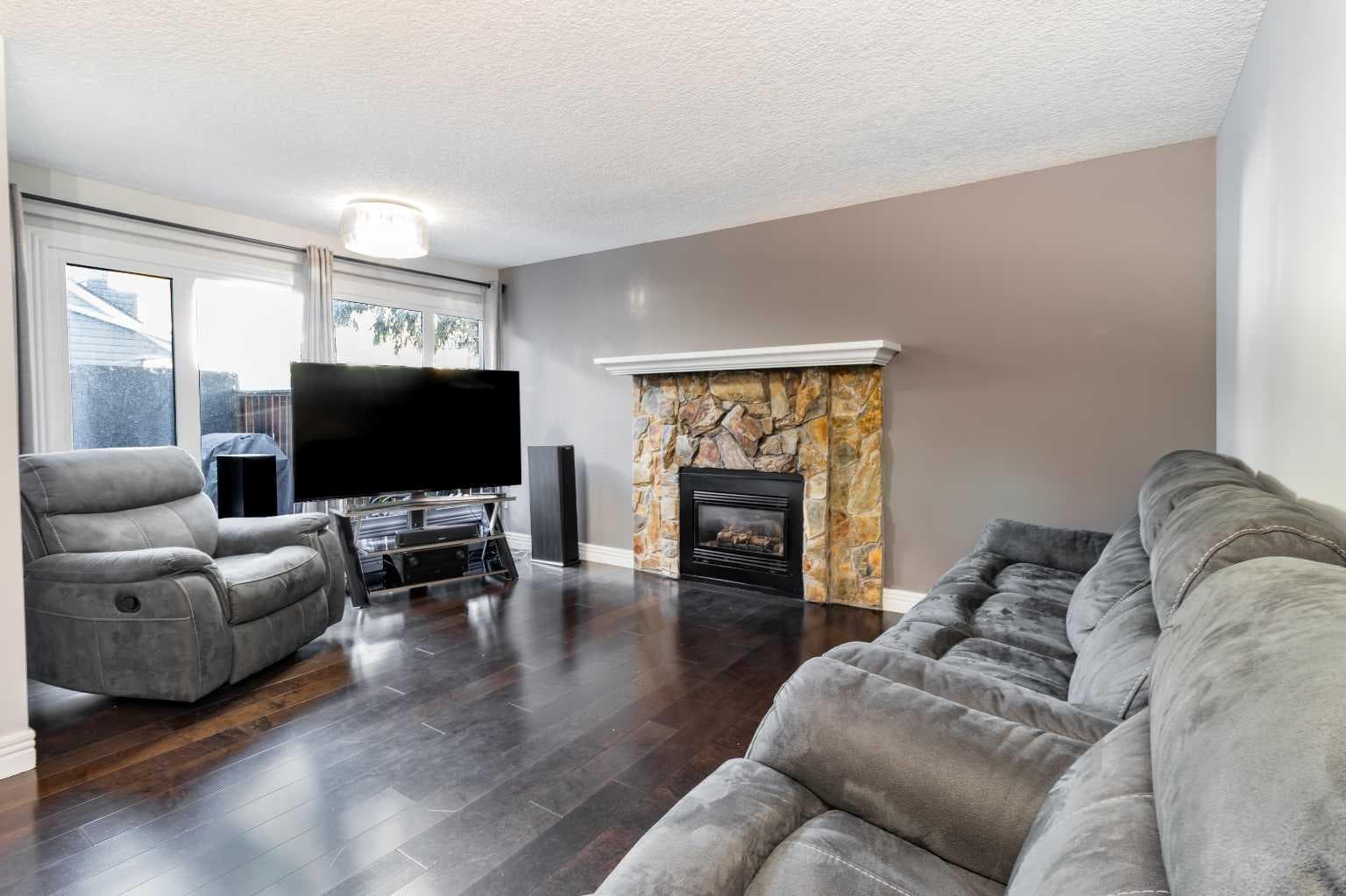 175, 77 Glamis Green SW