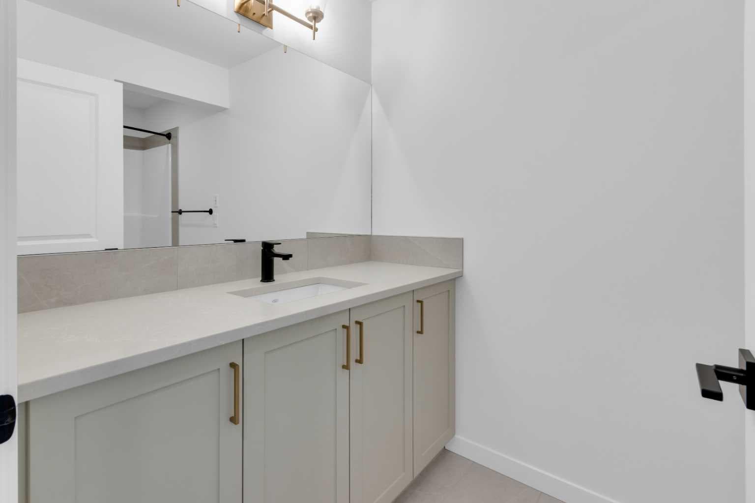 200 Starling Place NW