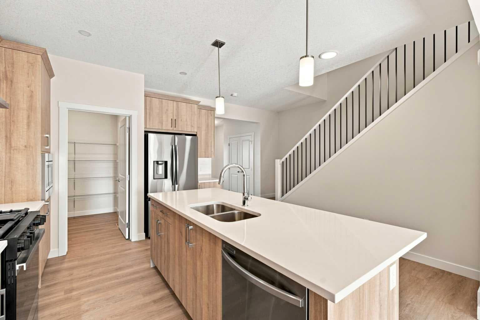 76 Buffaloberry Manor SE