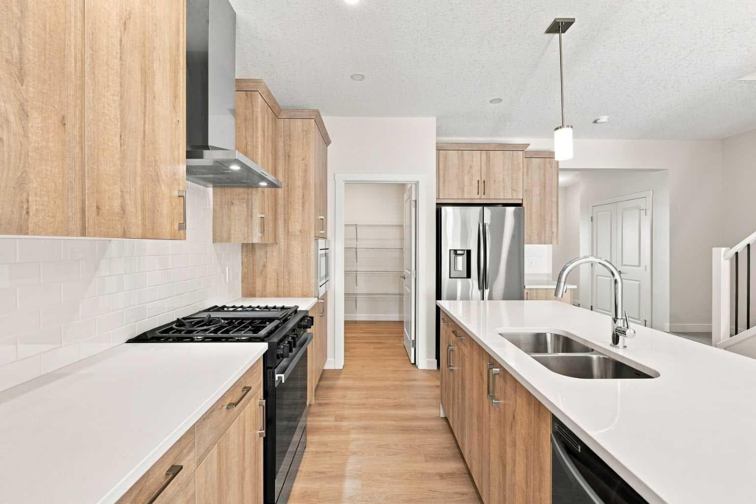 76 Buffaloberry Manor SE