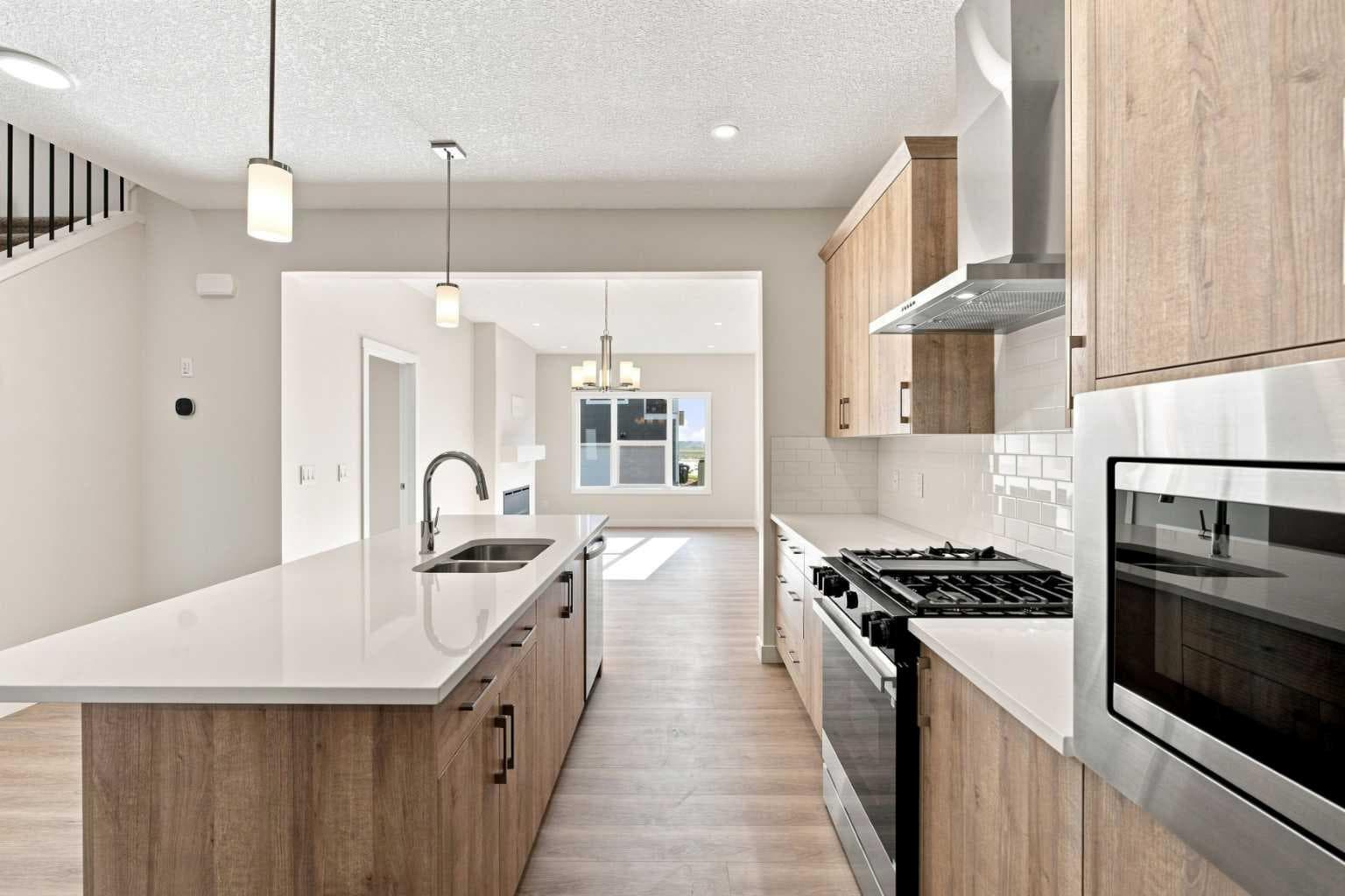 76 Buffaloberry Manor SE
