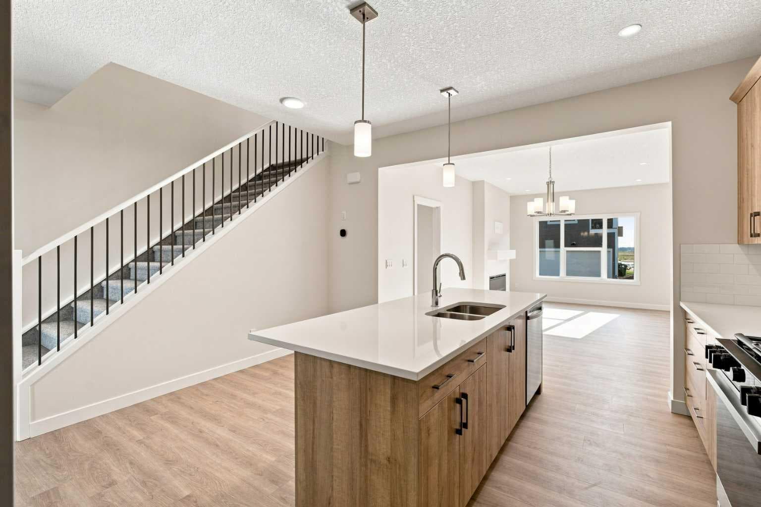76 Buffaloberry Manor SE