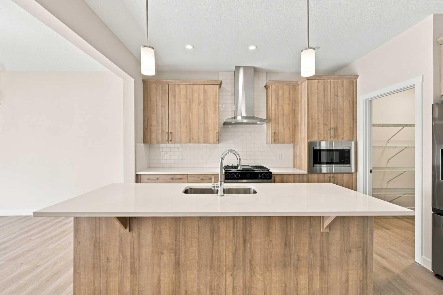 76 Buffaloberry Manor SE