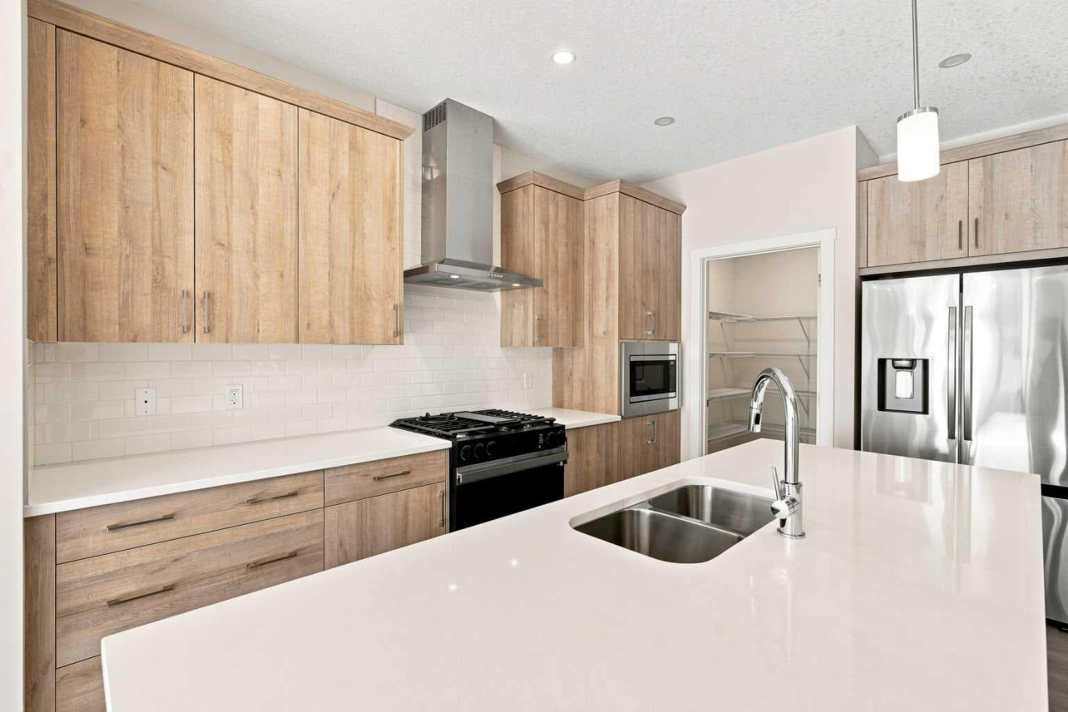 76 Buffaloberry Manor SE