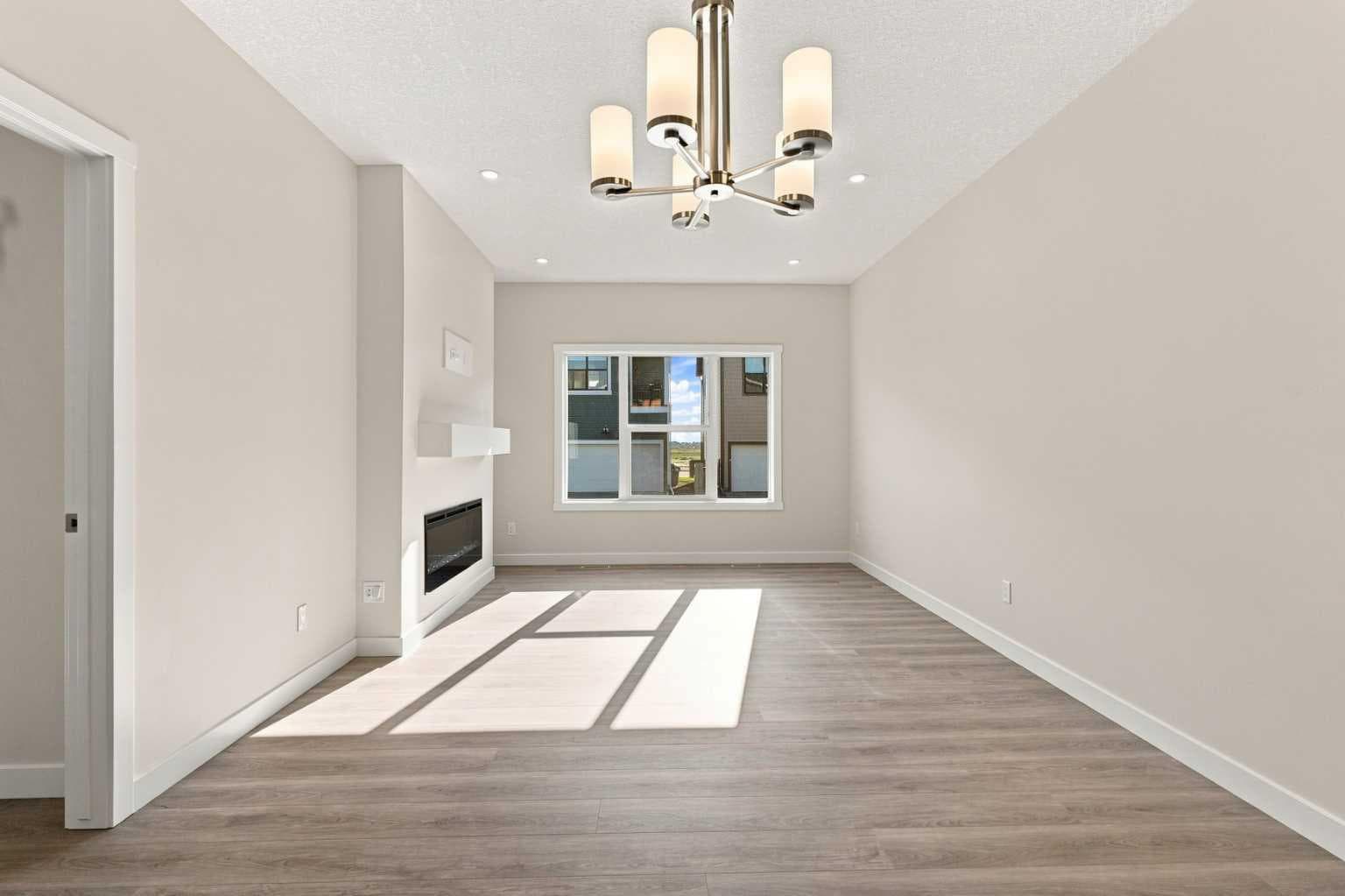 76 Buffaloberry Manor SE