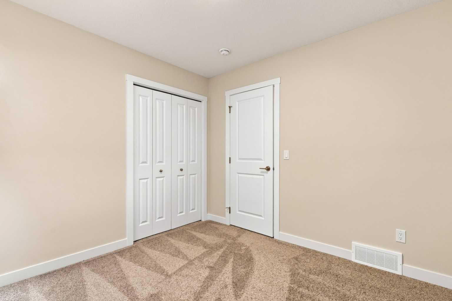 76 Buffaloberry Manor SE