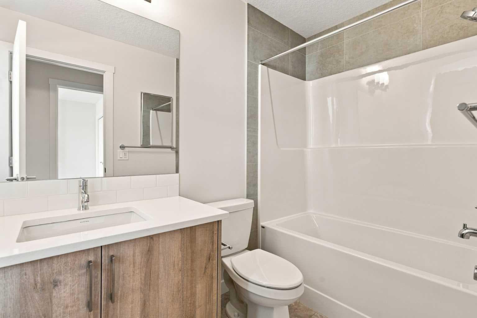 76 Buffaloberry Manor SE