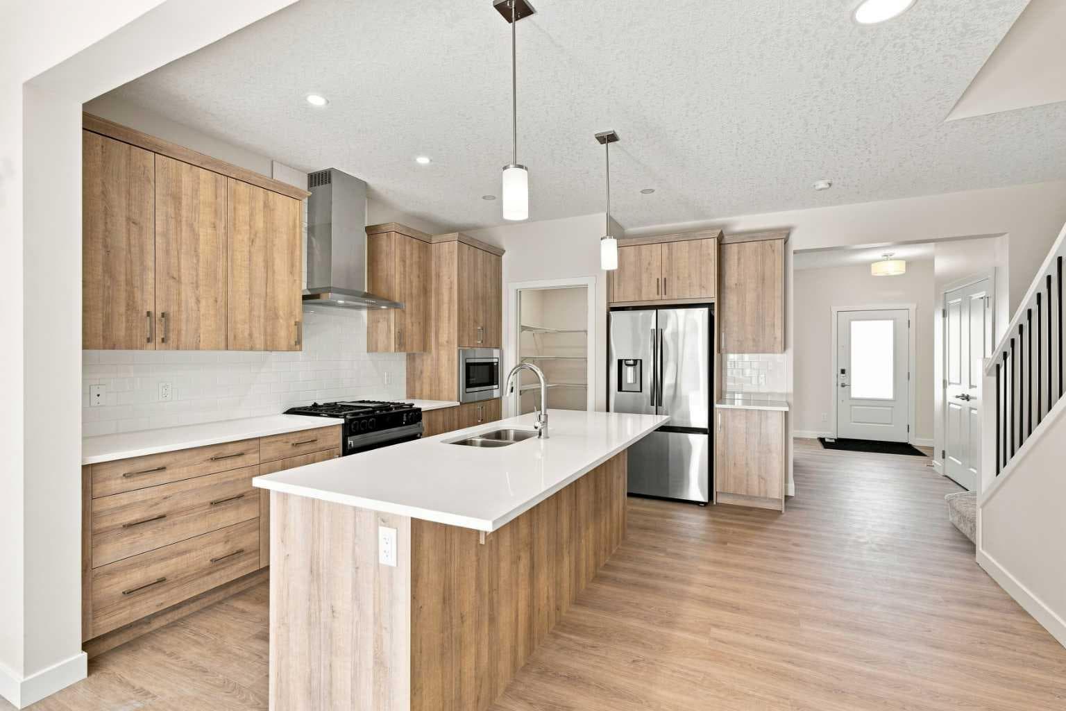 76 Buffaloberry Manor SE
