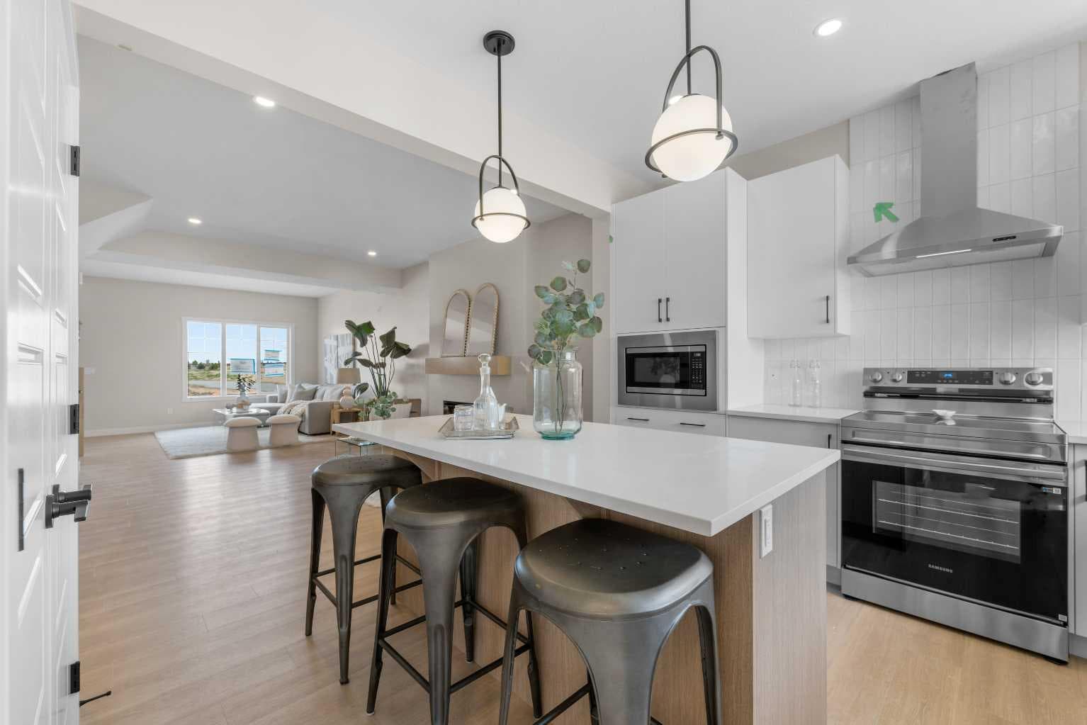 84 Buffaloberry Manor SE
