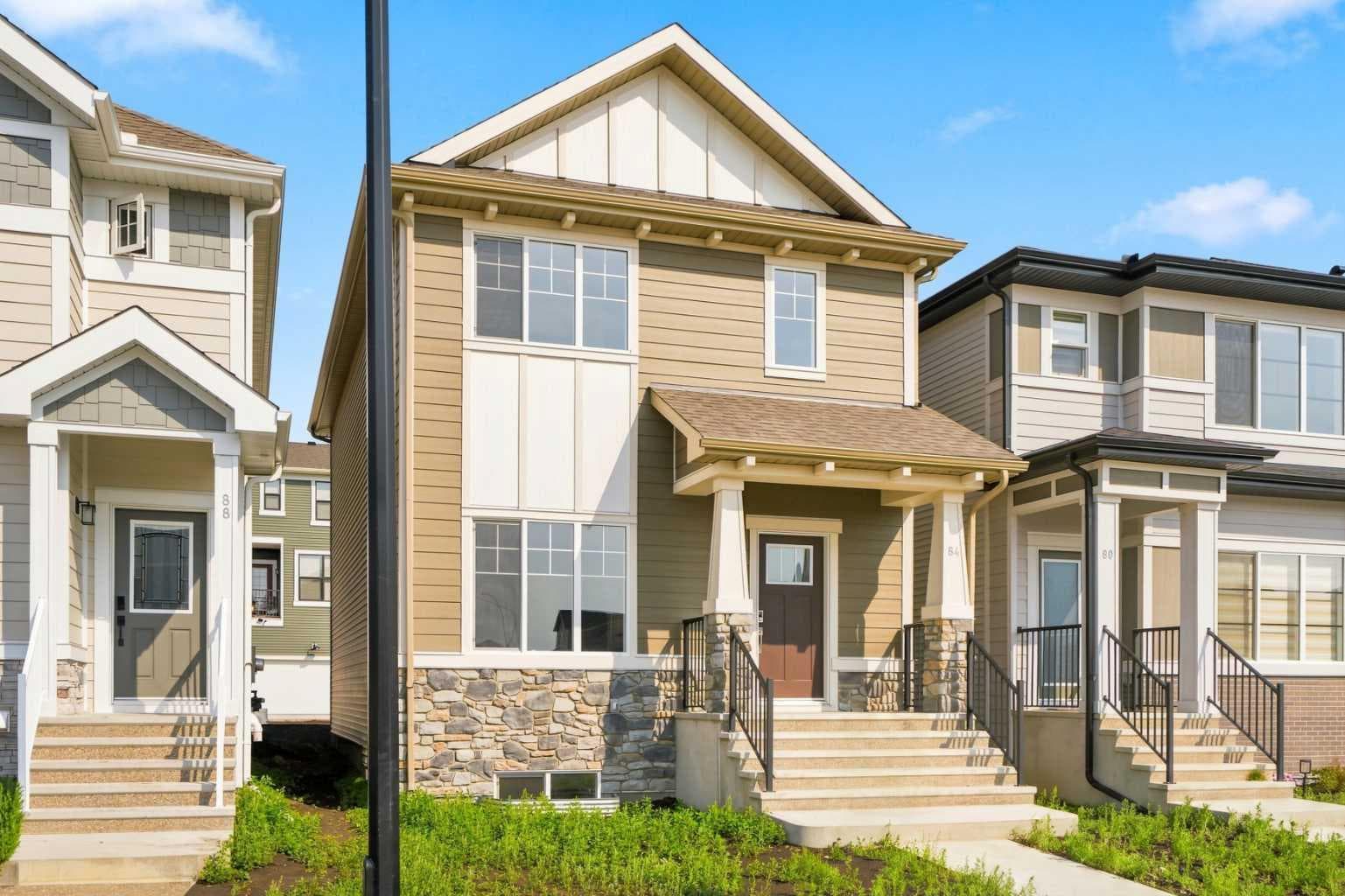 84 Buffaloberry Manor SE