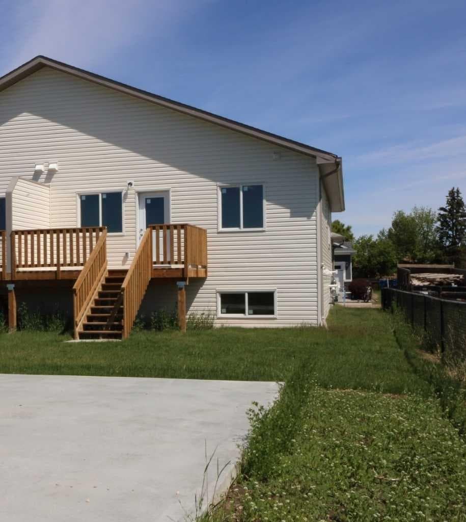 447 Henricks Drive 