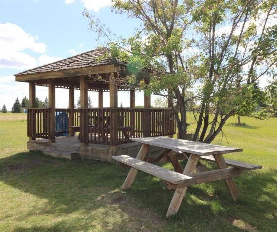 447 Henricks Drive 