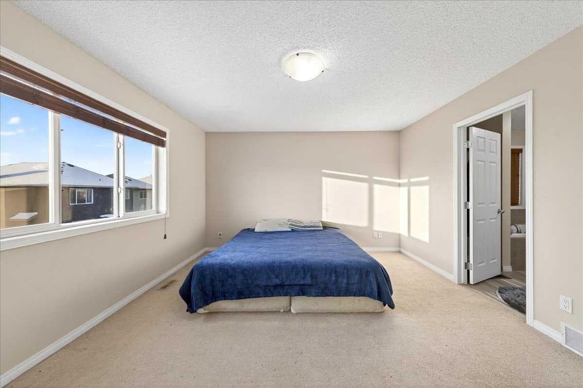 34 Saddlecrest Crescent NE