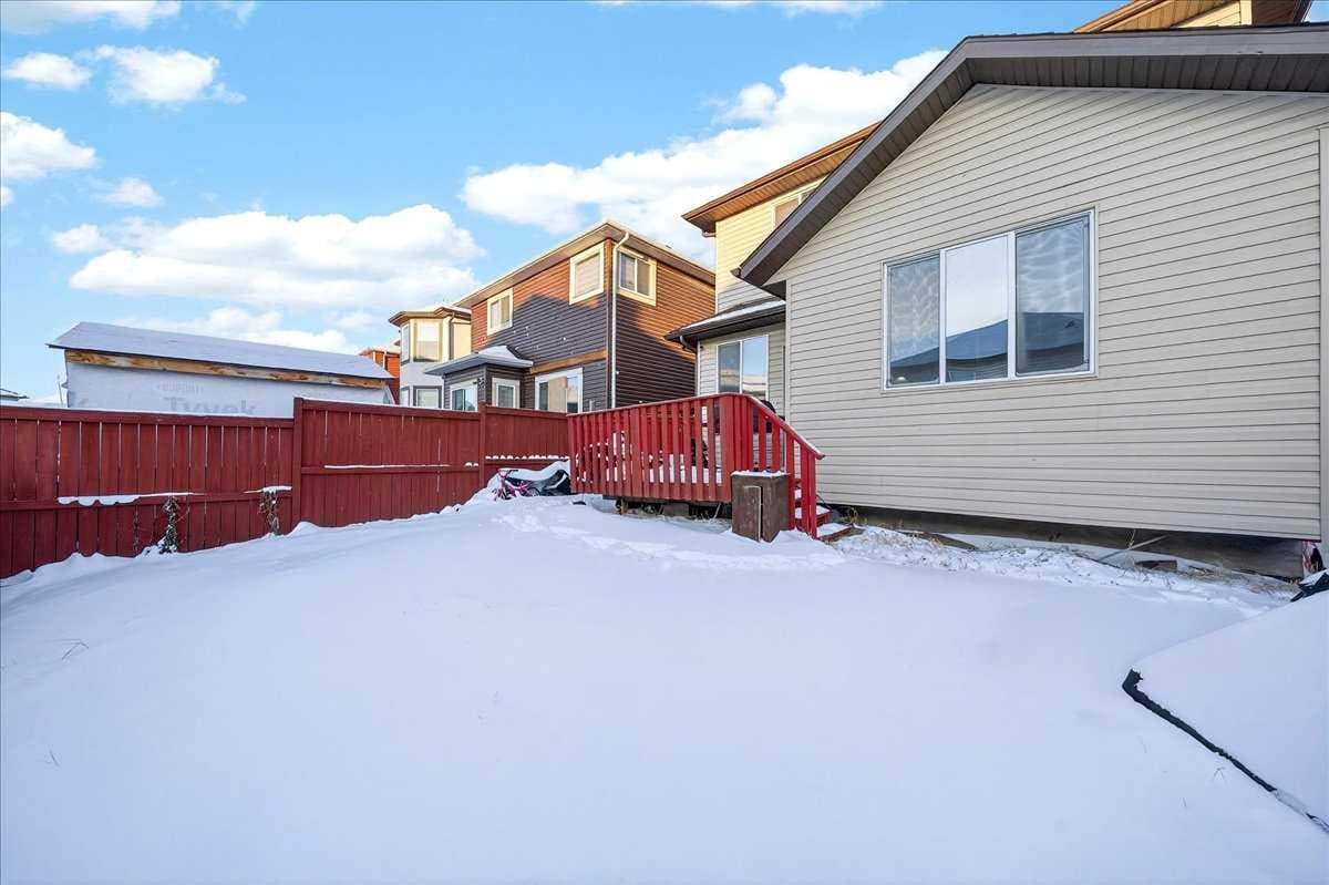 34 Saddlecrest Crescent NE