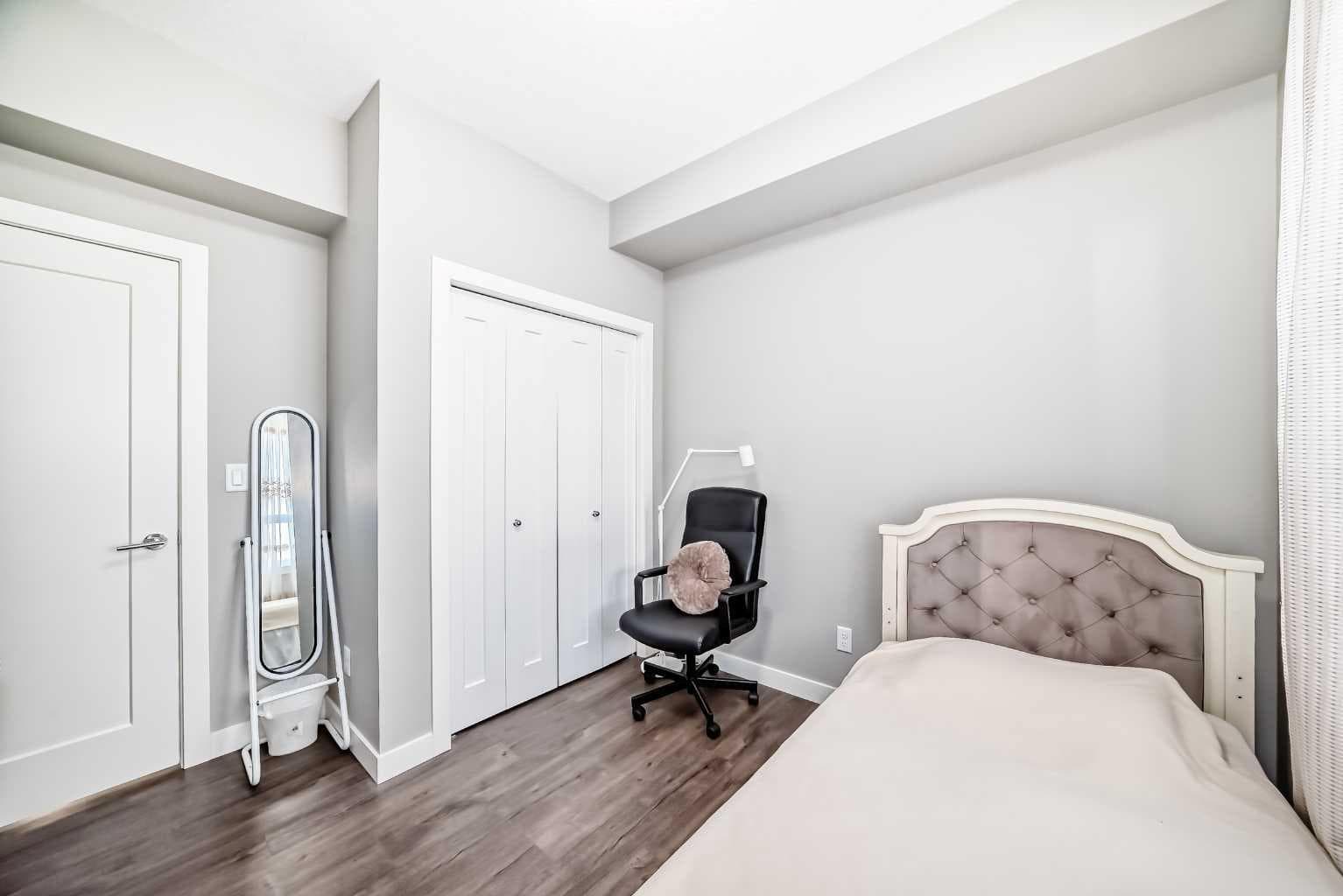 405, 10 Walgrove Walk SE