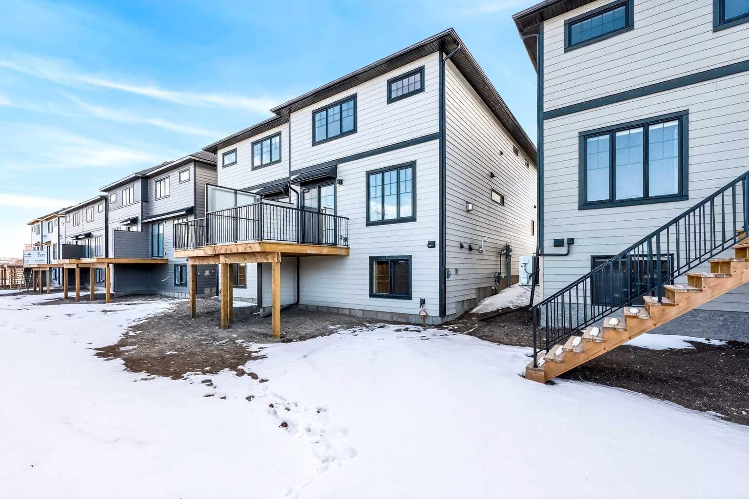 159 Greenwich Drive NW