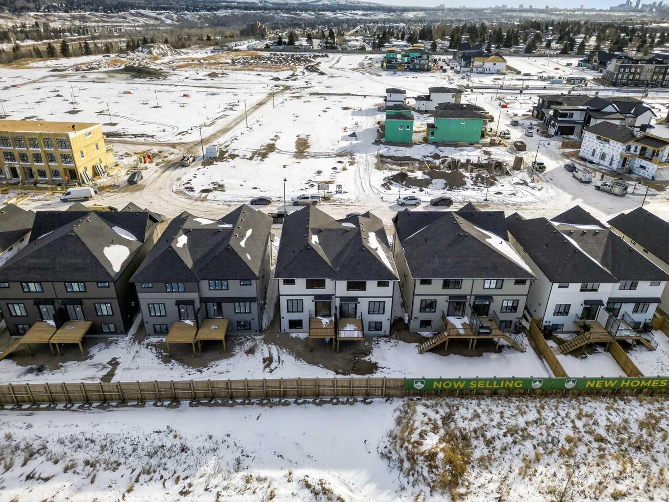 159 Greenwich Drive NW