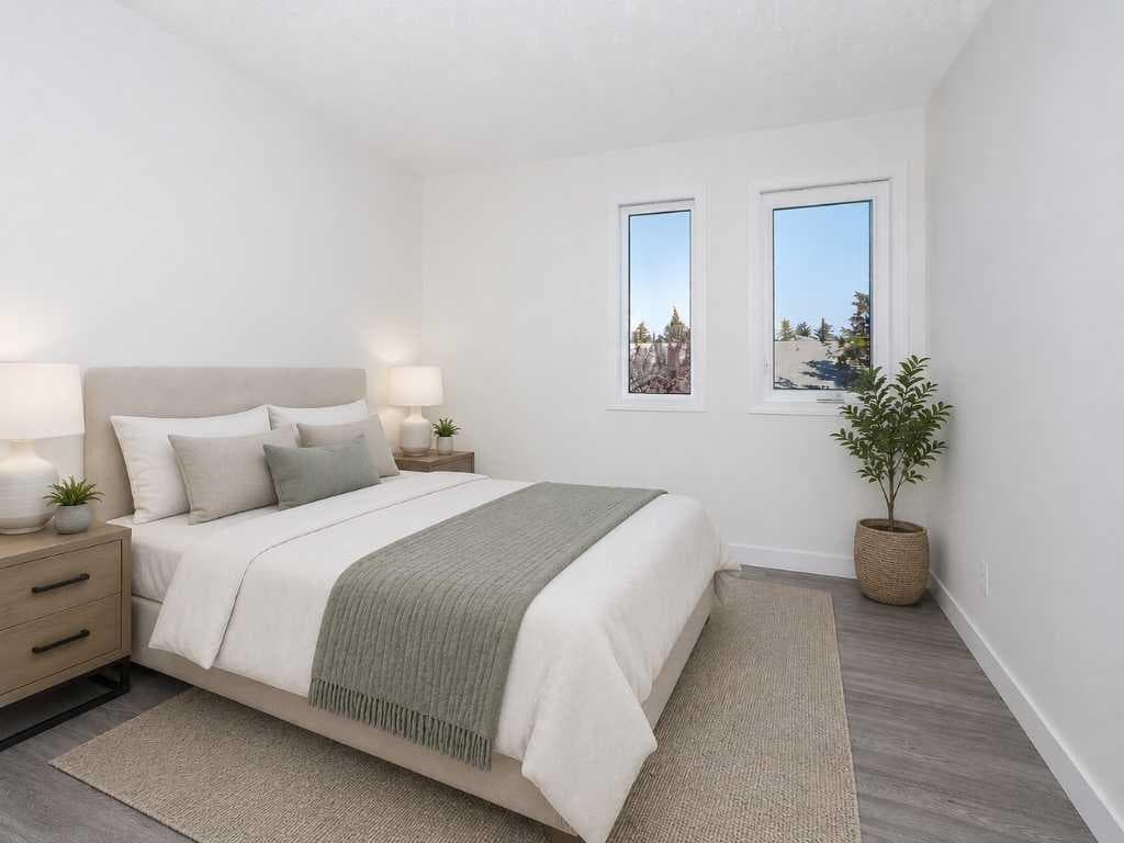 100 Catalina Circle NE