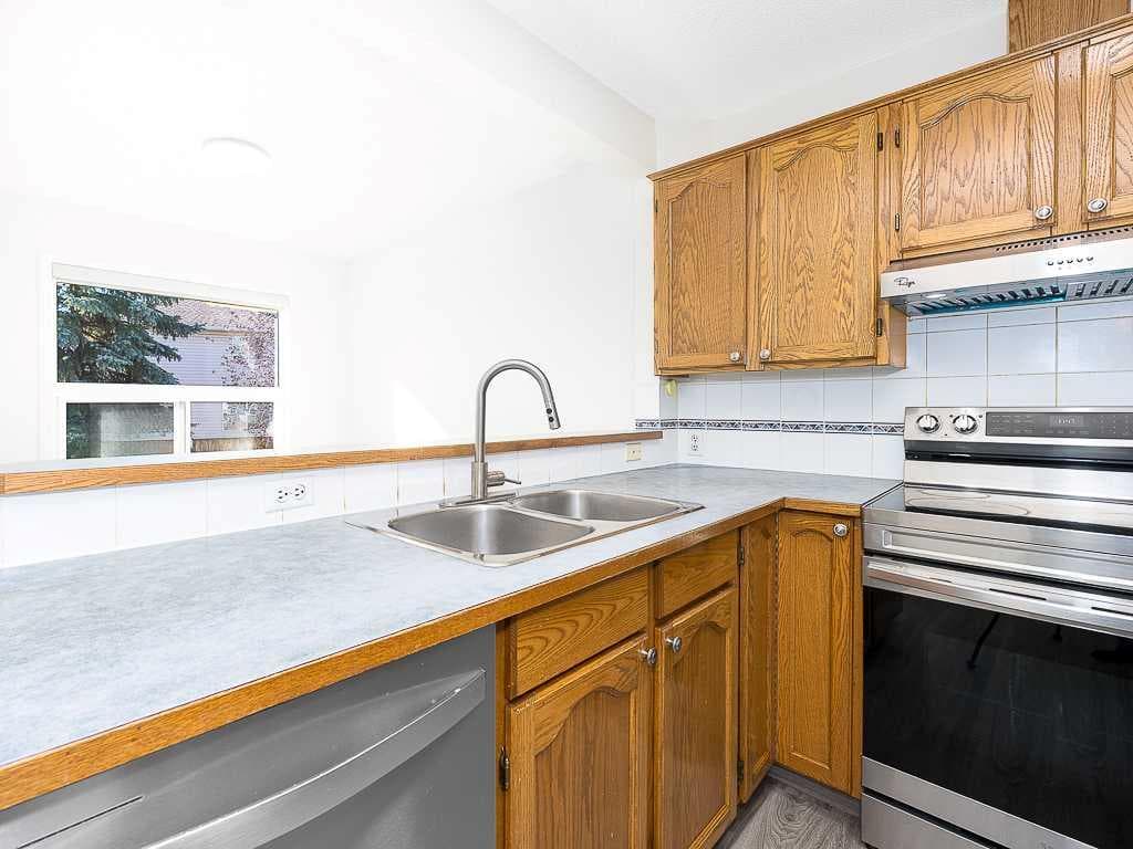100 Catalina Circle NE