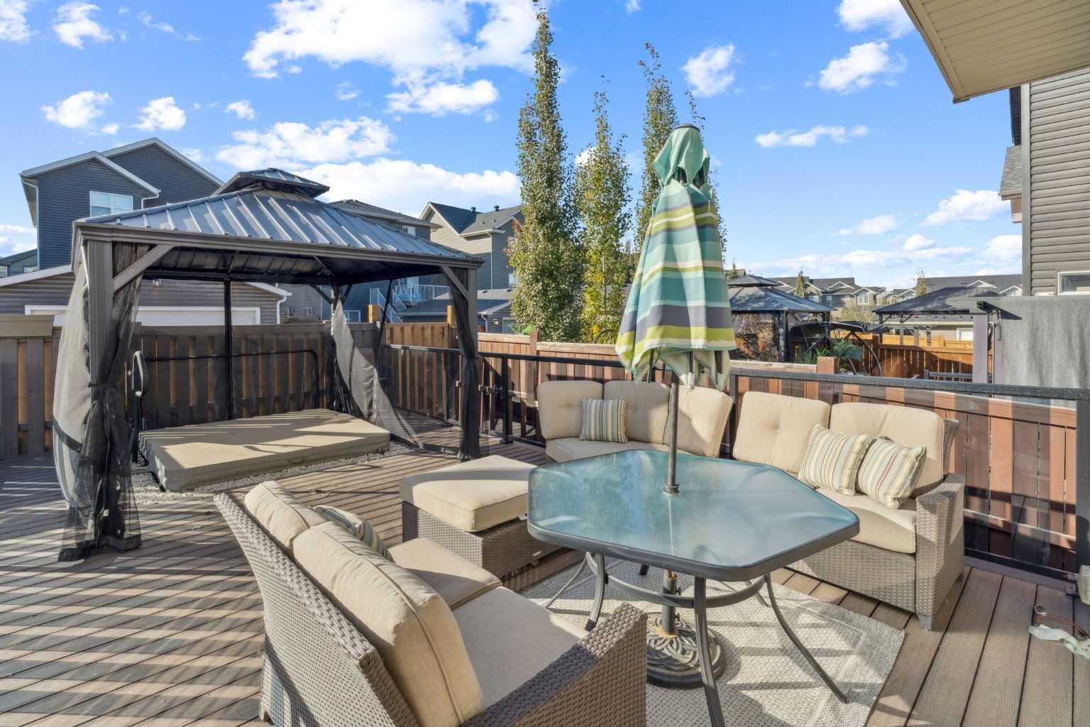 383 Evansglen Drive NW