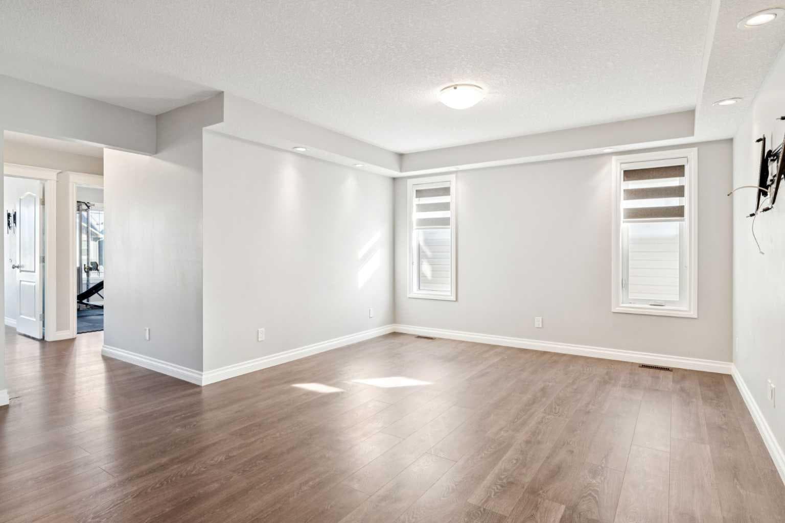 383 Evansglen Drive NW