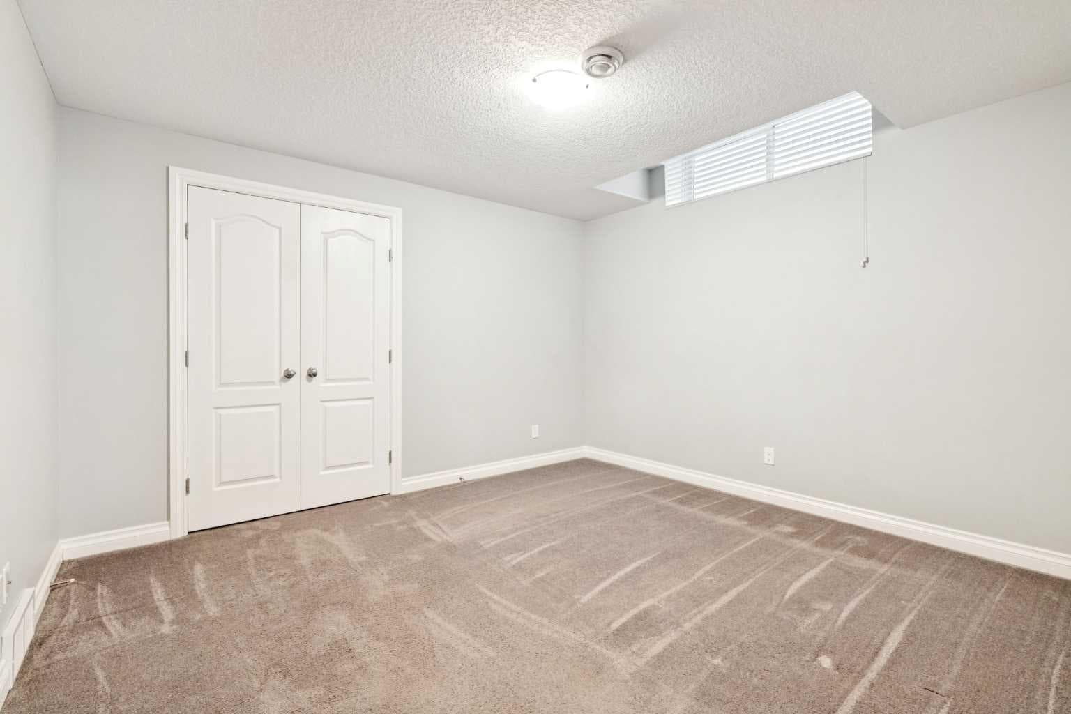 383 Evansglen Drive NW