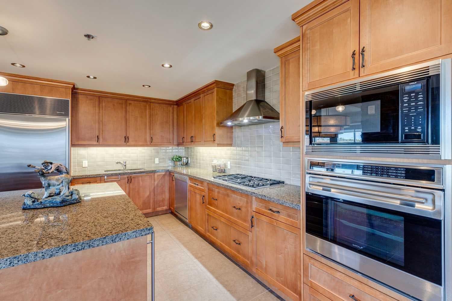 702, 600 Princeton Way SW